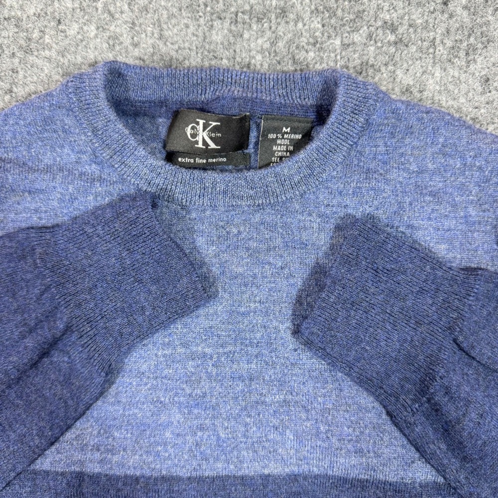 Calvin Klein 100% Merino Wool Colorblock Sweater Size M Blue Crewneck Soft EUC